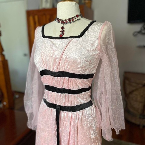 Lily Munster Pink Crushed Velvet Medieval Renaissance Gown Costume Sheer Sleeve - Picture 2 of 4